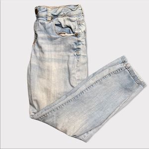 Makers | Light Wash Jeans